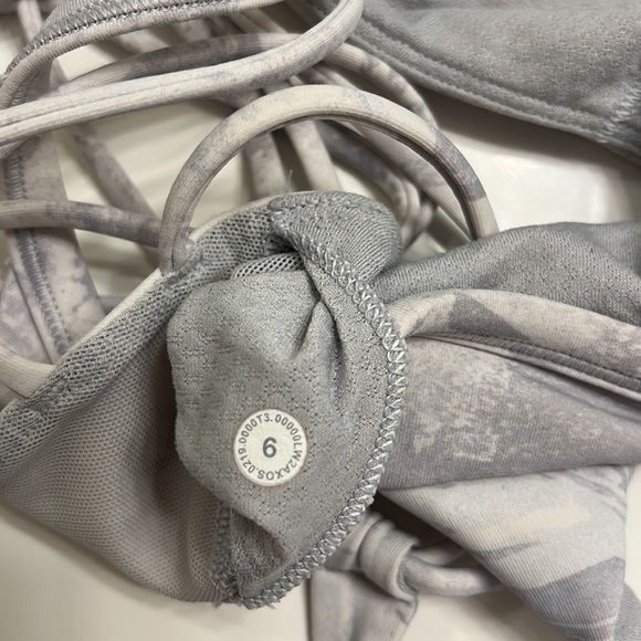 Lululemon Free To Be Bra Size 6 - Picture 3 of 3